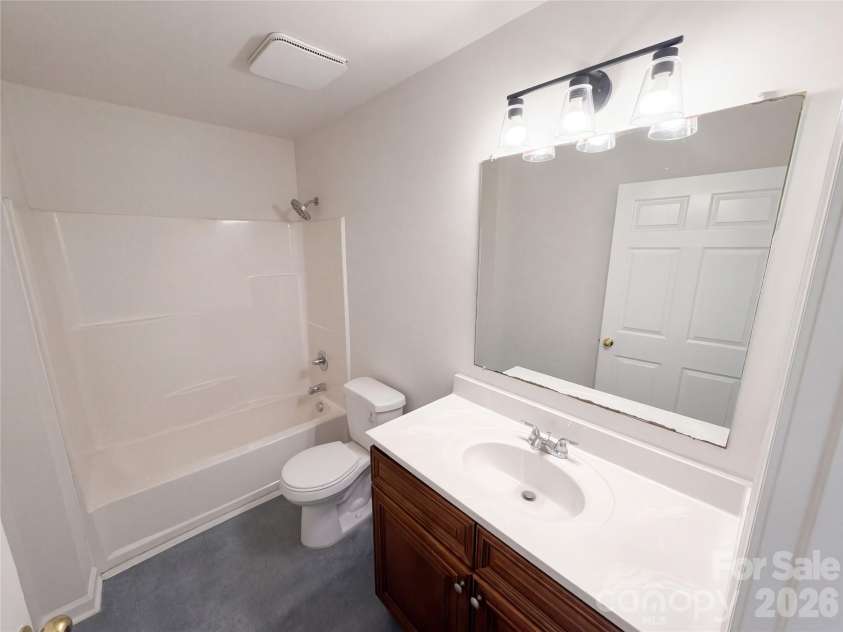 413 Greenwood Drive, Charlotte, NC 28217.  MLS# CAR4431801, YatesRealty ID 54958. 