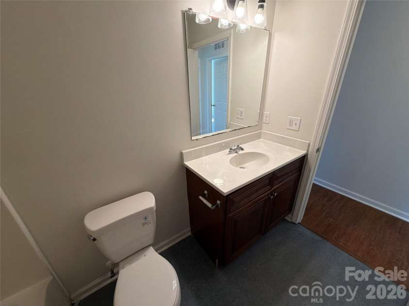 413 Greenwood Drive, Charlotte, NC 28217.  MLS# CAR4431801, YatesRealty ID 54958. 