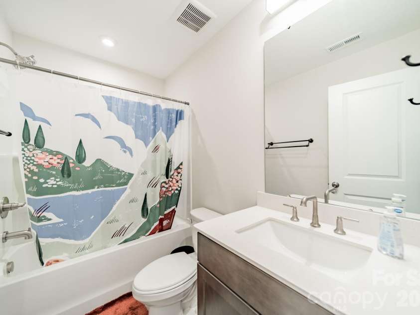 2025 Evolve Way, Charlotte, NC 28205.  MLS# CAR4355059, YatesRealty ID 5496. 1st Floor bath