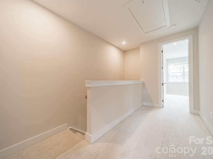 2025 Evolve Way, Charlotte, NC 28205.  MLS# CAR4355059, YatesRealty ID 5496. 3rd Floor landing