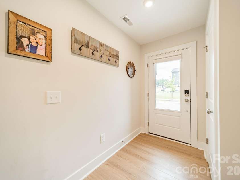 2025 Evolve Way, Charlotte, NC 28205.  MLS# CAR4355059, YatesRealty ID 5496. Entry Way