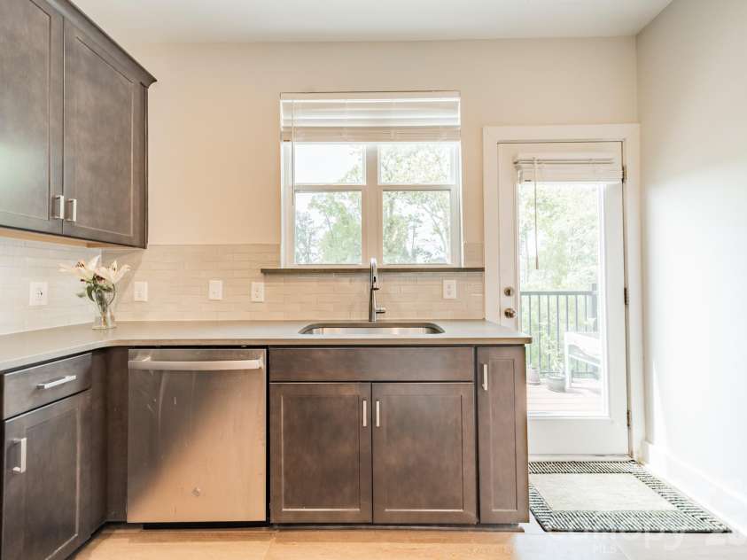 2025 Evolve Way, Charlotte, NC 28205.  MLS# CAR4355059, YatesRealty ID 5496. Kitchen
