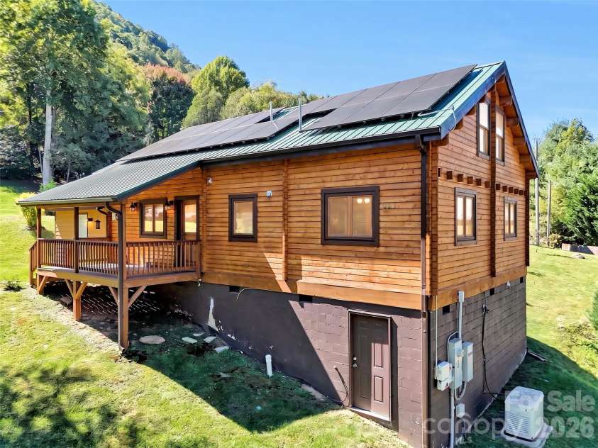 200 Linsonwood Ridge, Waynesville, NC 28786.  MLS# CAR4431585, YatesRealty ID 54960. 