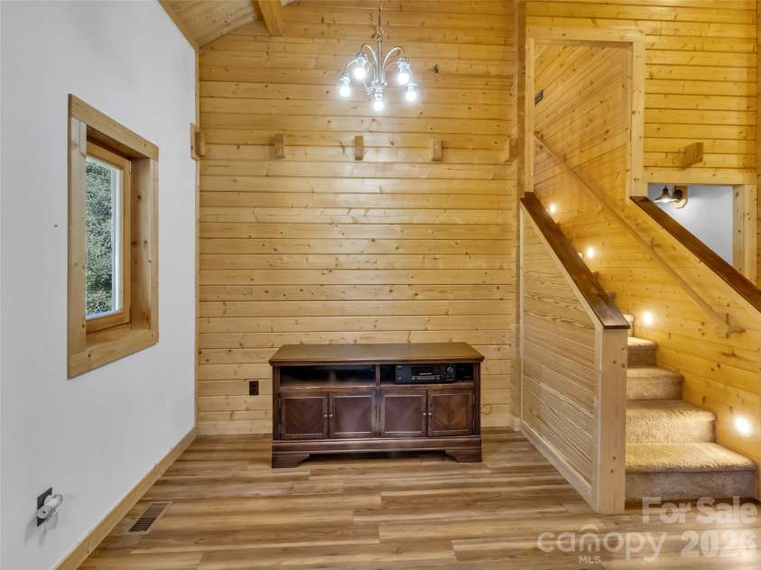 200 Linsonwood Ridge, Waynesville, NC 28786.  MLS# CAR4431585, YatesRealty ID 54960. 