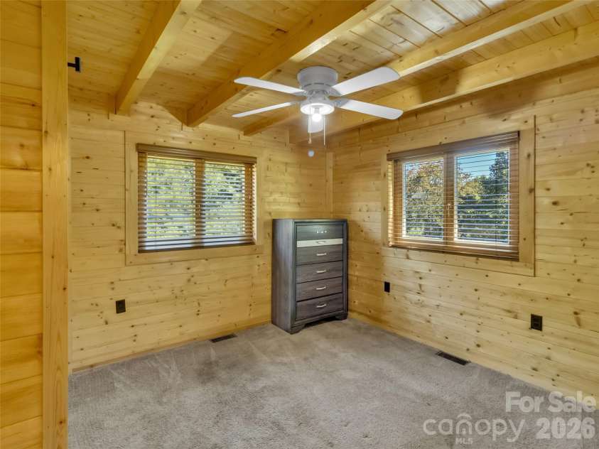 200 Linsonwood Ridge, Waynesville, NC 28786.  MLS# CAR4431585, YatesRealty ID 54960. 