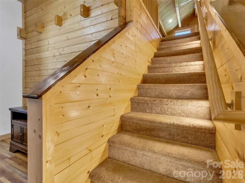 200 Linsonwood Ridge, Waynesville, NC 28786.  MLS# CAR4431585, YatesRealty ID 54960. 