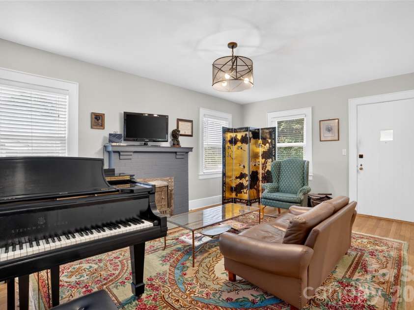 2314 Broad Street, Winston Salem, NC 27127.  MLS# CAR4405936, YatesRealty ID 54965. 