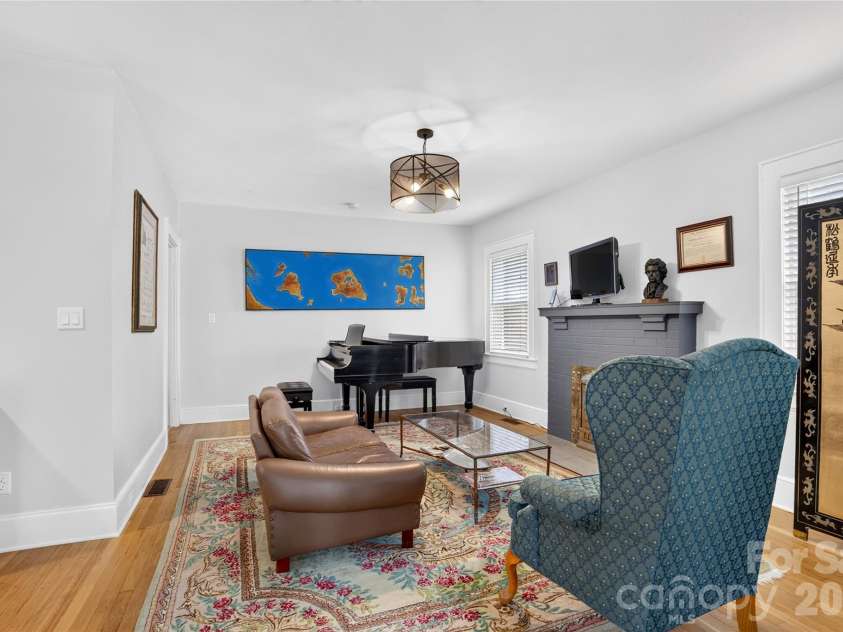 2314 Broad Street, Winston Salem, NC 27127.  MLS# CAR4405936, YatesRealty ID 54965. 