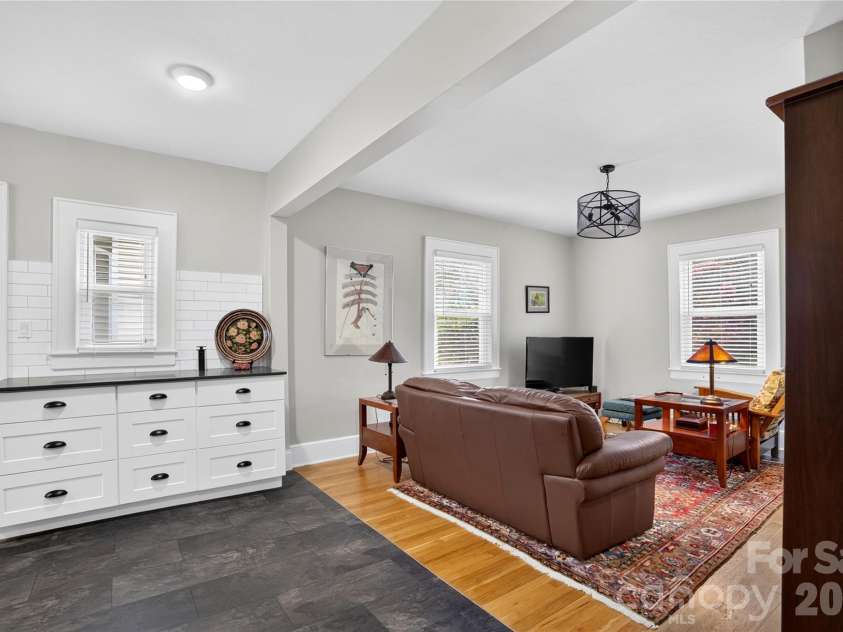 2314 Broad Street, Winston Salem, NC 27127.  MLS# CAR4405936, YatesRealty ID 54965. 