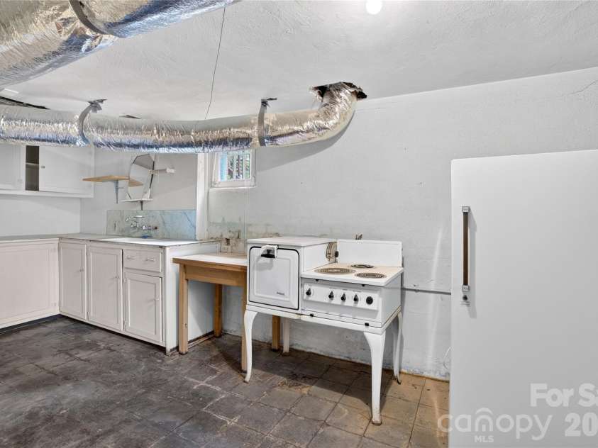 2314 Broad Street, Winston Salem, NC 27127.  MLS# CAR4405936, YatesRealty ID 54965. 
