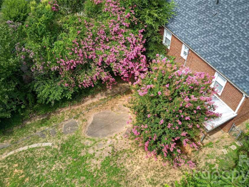 2314 Broad Street, Winston Salem, NC 27127.  MLS# CAR4405936, YatesRealty ID 54965. 
