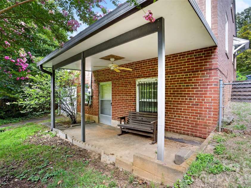 2314 Broad Street, Winston Salem, NC 27127.  MLS# CAR4405936, YatesRealty ID 54965. 