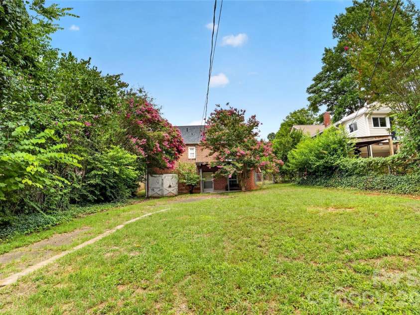 2314 Broad Street, Winston Salem, NC 27127.  MLS# CAR4405936, YatesRealty ID 54965. 