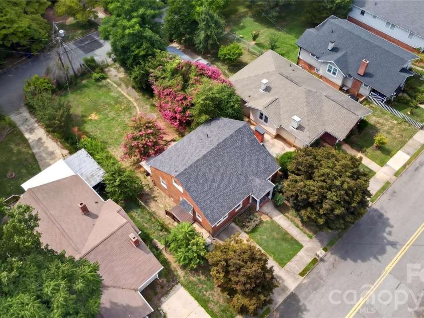 2314 Broad Street, Winston Salem, NC 27127.  MLS# CAR4405936, YatesRealty ID 54965. 
