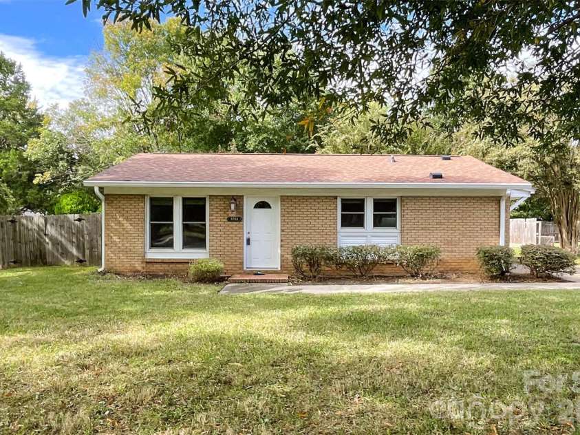 5704 Hillcrest Circle, Indian Trail, NC 28079.  MLS# CAR4425701, YatesRealty ID 54967. 