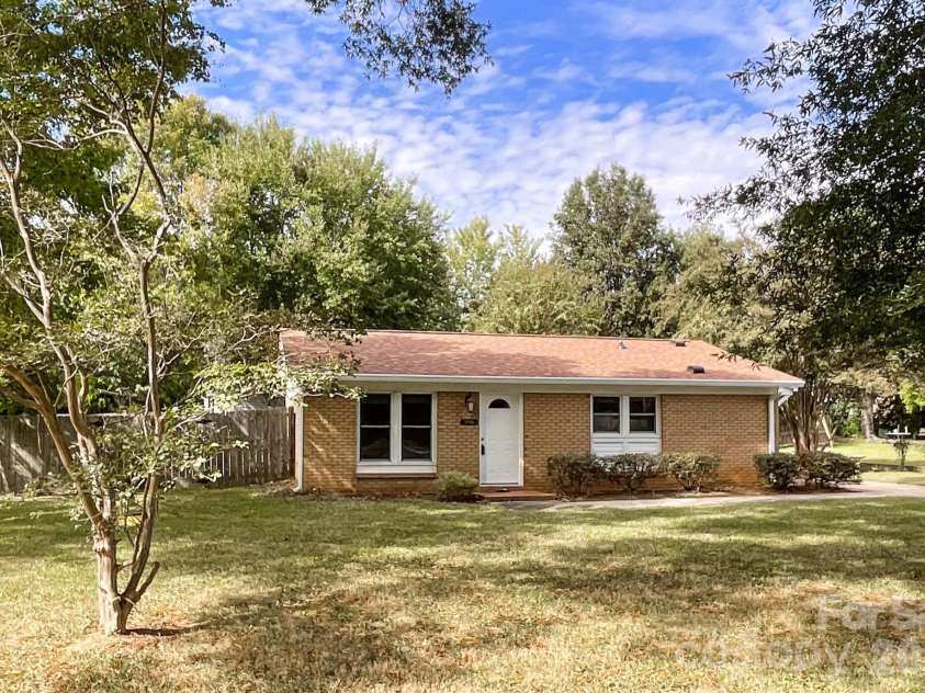 5704 Hillcrest Circle, Indian Trail, NC 28079.  MLS# CAR4425701, YatesRealty ID 54967. 