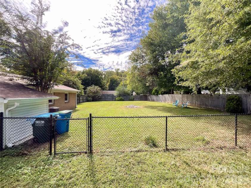 5704 Hillcrest Circle, Indian Trail, NC 28079.  MLS# CAR4425701, YatesRealty ID 54967. 