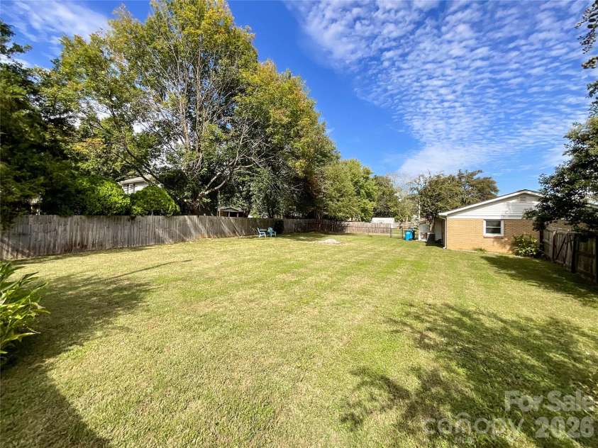 5704 Hillcrest Circle, Indian Trail, NC 28079.  MLS# CAR4425701, YatesRealty ID 54967. 