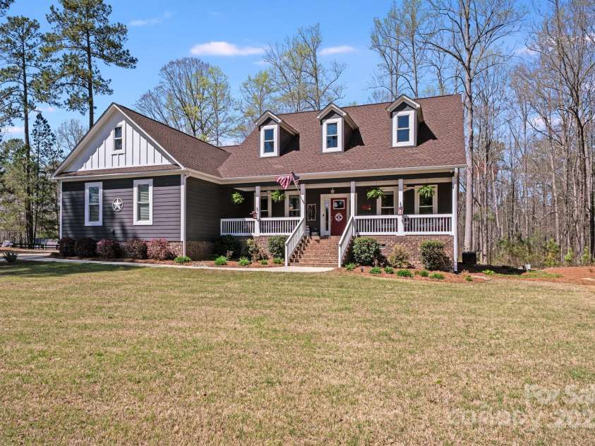 1016 Secretariat Drive, York, SC 29745.  MLS# CAR4244338, YatesRealty ID 5497. 