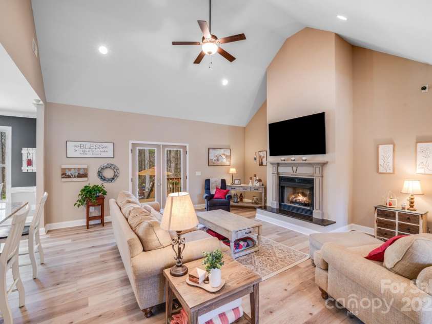 1016 Secretariat Drive, York, SC 29745.  MLS# CAR4244338, YatesRealty ID 5497. 