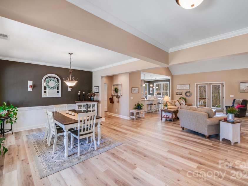 1016 Secretariat Drive, York, SC 29745.  MLS# CAR4244338, YatesRealty ID 5497. 