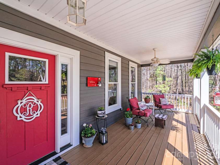 1016 Secretariat Drive, York, SC 29745.  MLS# CAR4244338, YatesRealty ID 5497. 