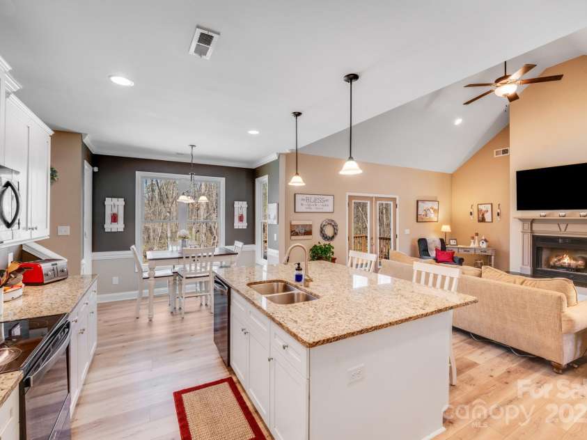 1016 Secretariat Drive, York, SC 29745.  MLS# CAR4244338, YatesRealty ID 5497. Bright kitchen open to living room