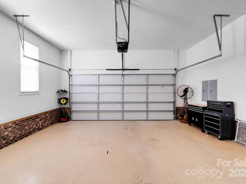 1016 Secretariat Drive, York, SC 29745.  MLS# CAR4244338, YatesRealty ID 5497. Clean garage