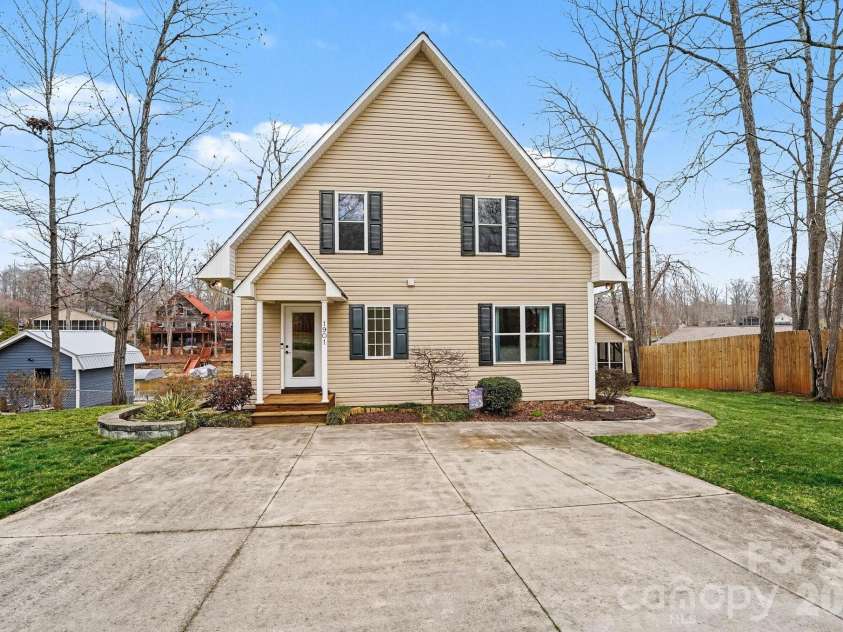 1901 Warf Road, Lexington, NC 27292.  MLS# CAR4353077, YatesRealty ID 5497. 
