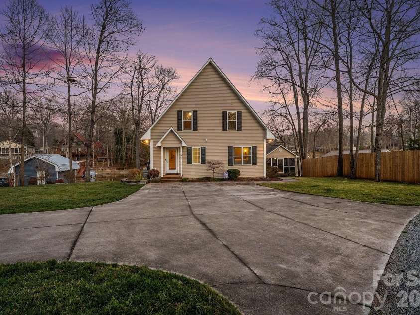 1901 Warf Road, Lexington, NC 27292.  MLS# CAR4353077, YatesRealty ID 5497. 