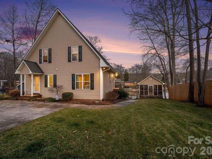 1901 Warf Road, Lexington, NC 27292.  MLS# CAR4353077, YatesRealty ID 5497. 