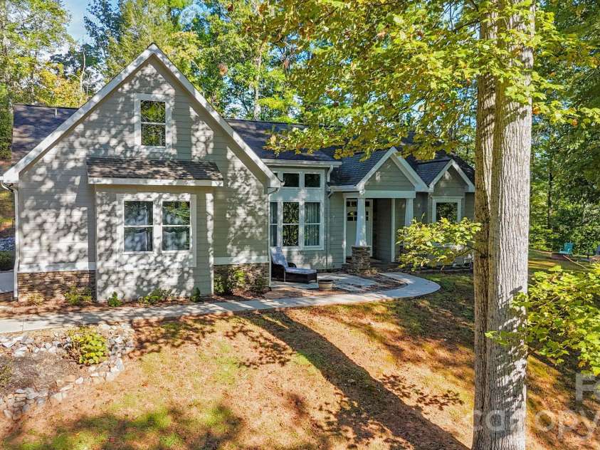 2641 Blowing Rock Boulevard, Lenoir, NC 28645.  MLS# CAR4428984, YatesRealty ID 54974. 