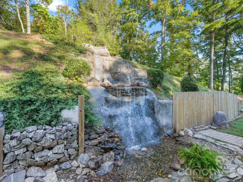 2641 Blowing Rock Boulevard, Lenoir, NC 28645.  MLS# CAR4428984, YatesRealty ID 54974. 