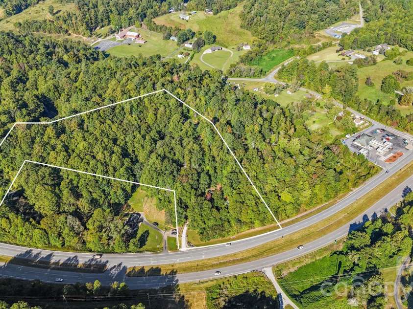 2641 Blowing Rock Boulevard, Lenoir, NC 28645.  MLS# CAR4428984, YatesRealty ID 54974. 