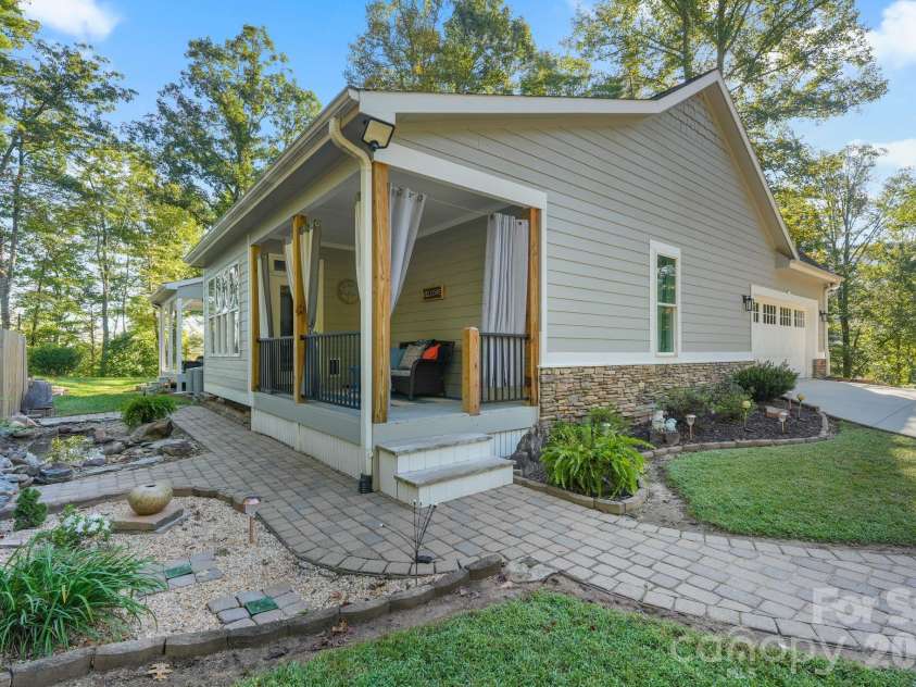 2641 Blowing Rock Boulevard, Lenoir, NC 28645.  MLS# CAR4428984, YatesRealty ID 54974. 