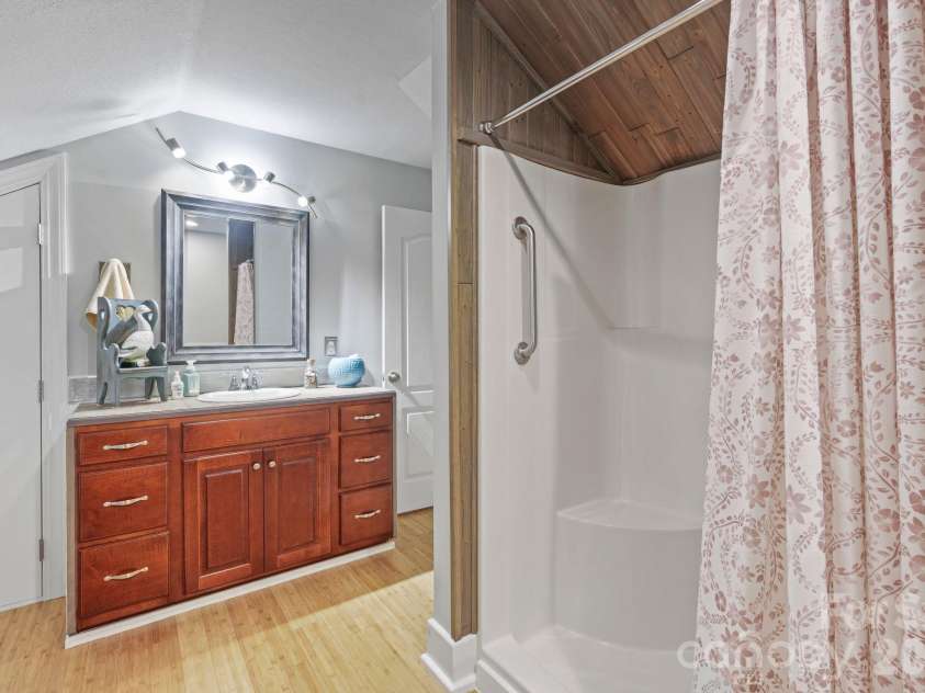 2641 Blowing Rock Boulevard, Lenoir, NC 28645.  MLS# CAR4428984, YatesRealty ID 54974. 