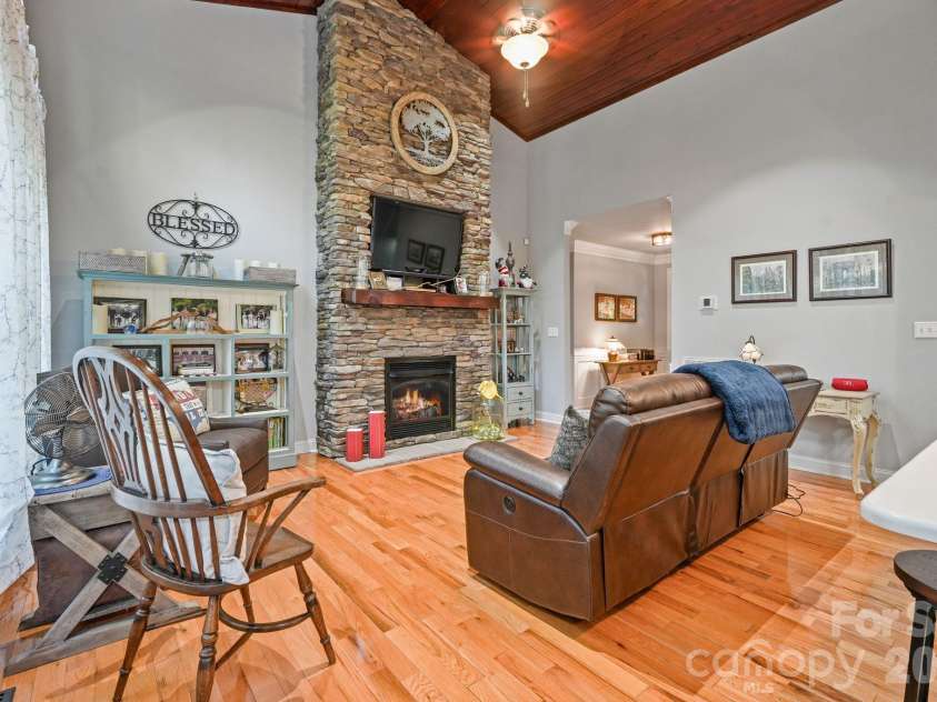 2641 Blowing Rock Boulevard, Lenoir, NC 28645.  MLS# CAR4428984, YatesRealty ID 54974. 