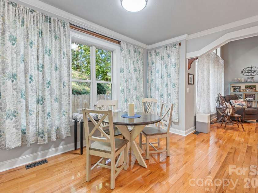 2641 Blowing Rock Boulevard, Lenoir, NC 28645.  MLS# CAR4428984, YatesRealty ID 54974. 
