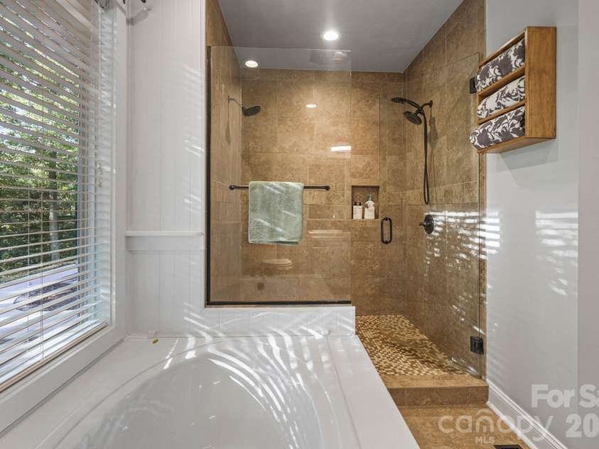 2641 Blowing Rock Boulevard, Lenoir, NC 28645.  MLS# CAR4428984, YatesRealty ID 54974. 