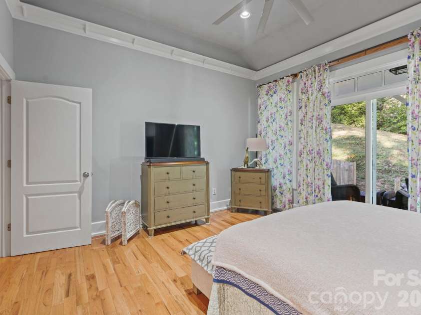 2641 Blowing Rock Boulevard, Lenoir, NC 28645.  MLS# CAR4428984, YatesRealty ID 54974. 