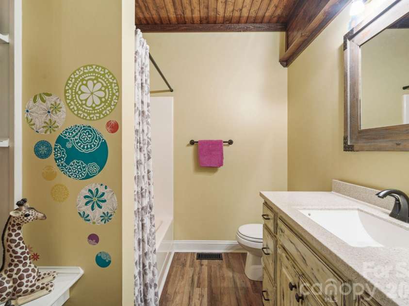 2641 Blowing Rock Boulevard, Lenoir, NC 28645.  MLS# CAR4428984, YatesRealty ID 54974. 