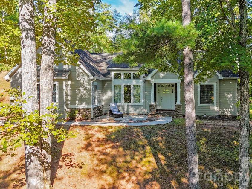 2641 Blowing Rock Boulevard, Lenoir, NC 28645.  MLS# CAR4428984, YatesRealty ID 54974. 