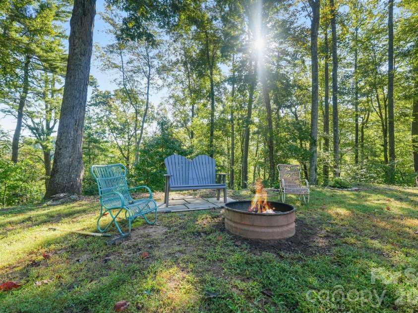 2641 Blowing Rock Boulevard, Lenoir, NC 28645.  MLS# CAR4428984, YatesRealty ID 54974. 