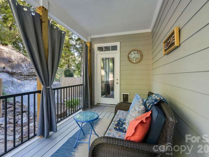 2641 Blowing Rock Boulevard, Lenoir, NC 28645.  MLS# CAR4428984, YatesRealty ID 54974. 