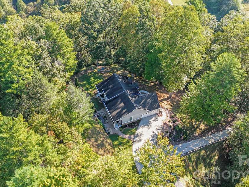2641 Blowing Rock Boulevard, Lenoir, NC 28645.  MLS# CAR4428984, YatesRealty ID 54974. 