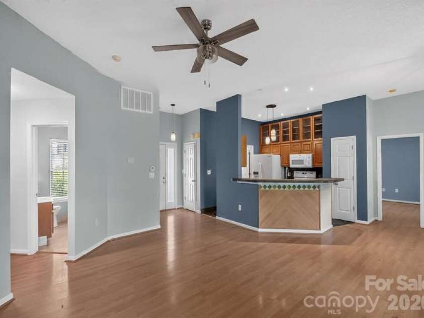 1021 Stinson Glen Lane, Charlotte, NC 28214.  MLS# CAR4431847, YatesRealty ID 54976. 