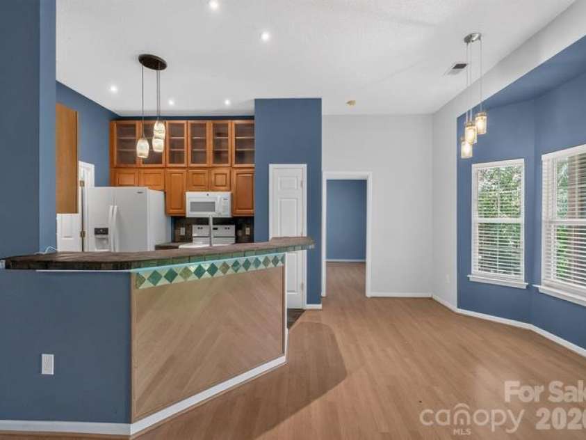 1021 Stinson Glen Lane, Charlotte, NC 28214.  MLS# CAR4431847, YatesRealty ID 54976. 