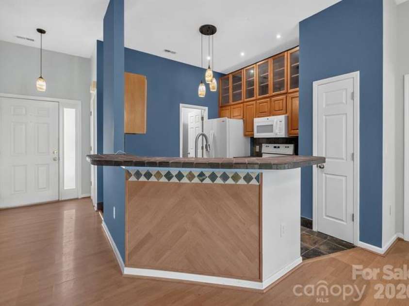 1021 Stinson Glen Lane, Charlotte, NC 28214.  MLS# CAR4431847, YatesRealty ID 54976. 