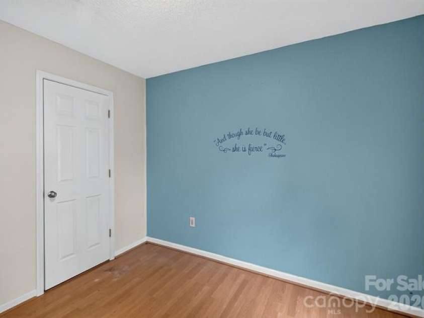 1021 Stinson Glen Lane, Charlotte, NC 28214.  MLS# CAR4431847, YatesRealty ID 54976. 