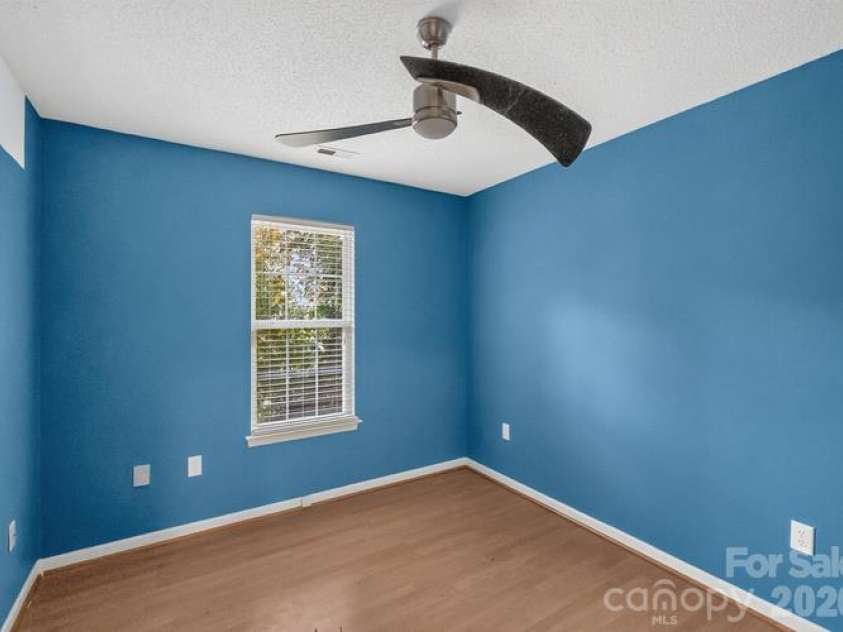1021 Stinson Glen Lane, Charlotte, NC 28214.  MLS# CAR4431847, YatesRealty ID 54976. 